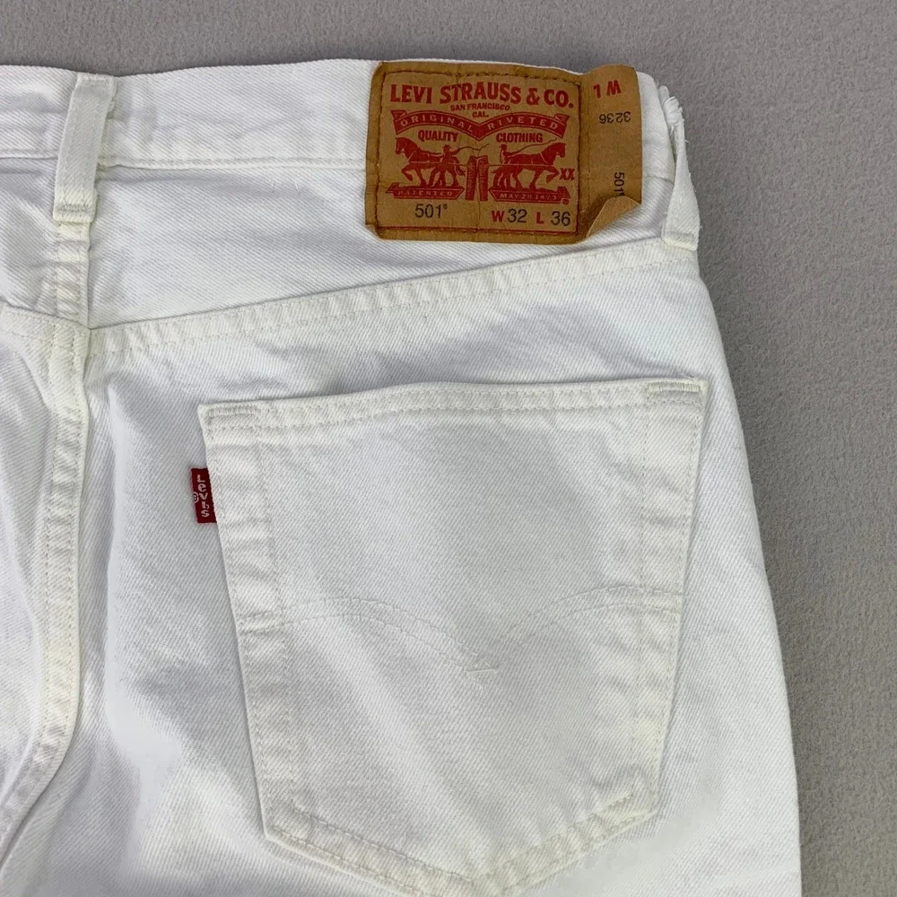 Levi's Jeans 501 Original Fit Mens 32x36 White Denim Straight Leg Button Fly